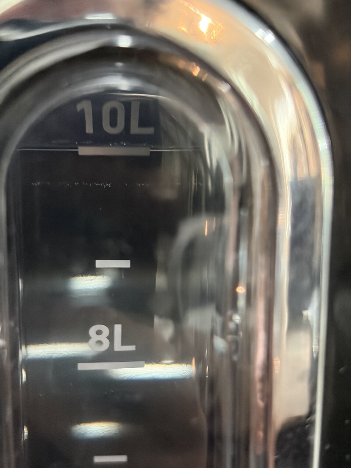 BeerDroidへ10Lまで水を入れた状態