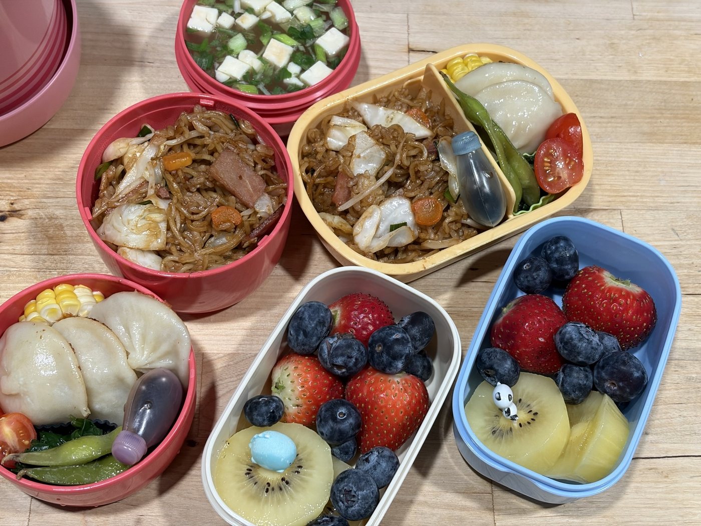 DAY 03 そばめしと小籠包のお弁当